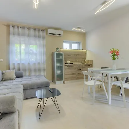 Apartment Majestic Kastel Stari With Terrace - Two Bedroom With Terrace