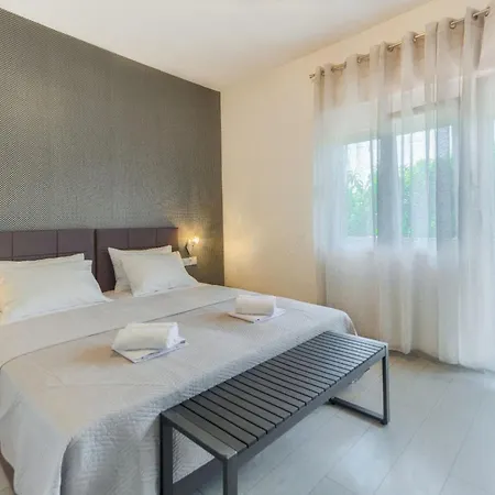 Apartment Majestic Kastel Stari With Terrace - Two Bedroom With Terrace